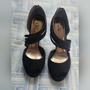 Touch Ups Black Strappy Heels with Medium Heel